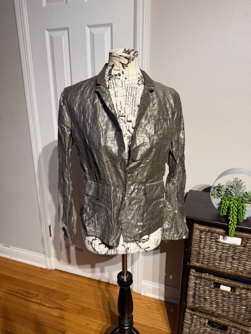 Elizabeth and James Linen Metallic Silver Crinkled Blazer craquelé texture 8